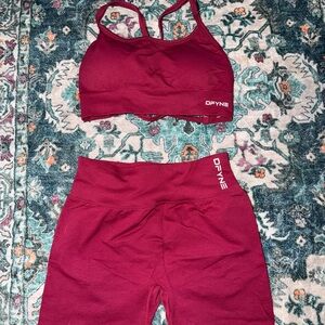 DFYNE Women's Red Dynamic shorts and backless sports bra